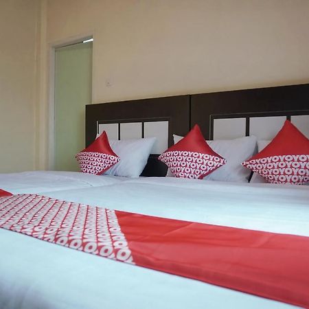 פקאנבארו Oyo 1394 Rumaisa Homestay Syariah מראה חיצוני תמונה