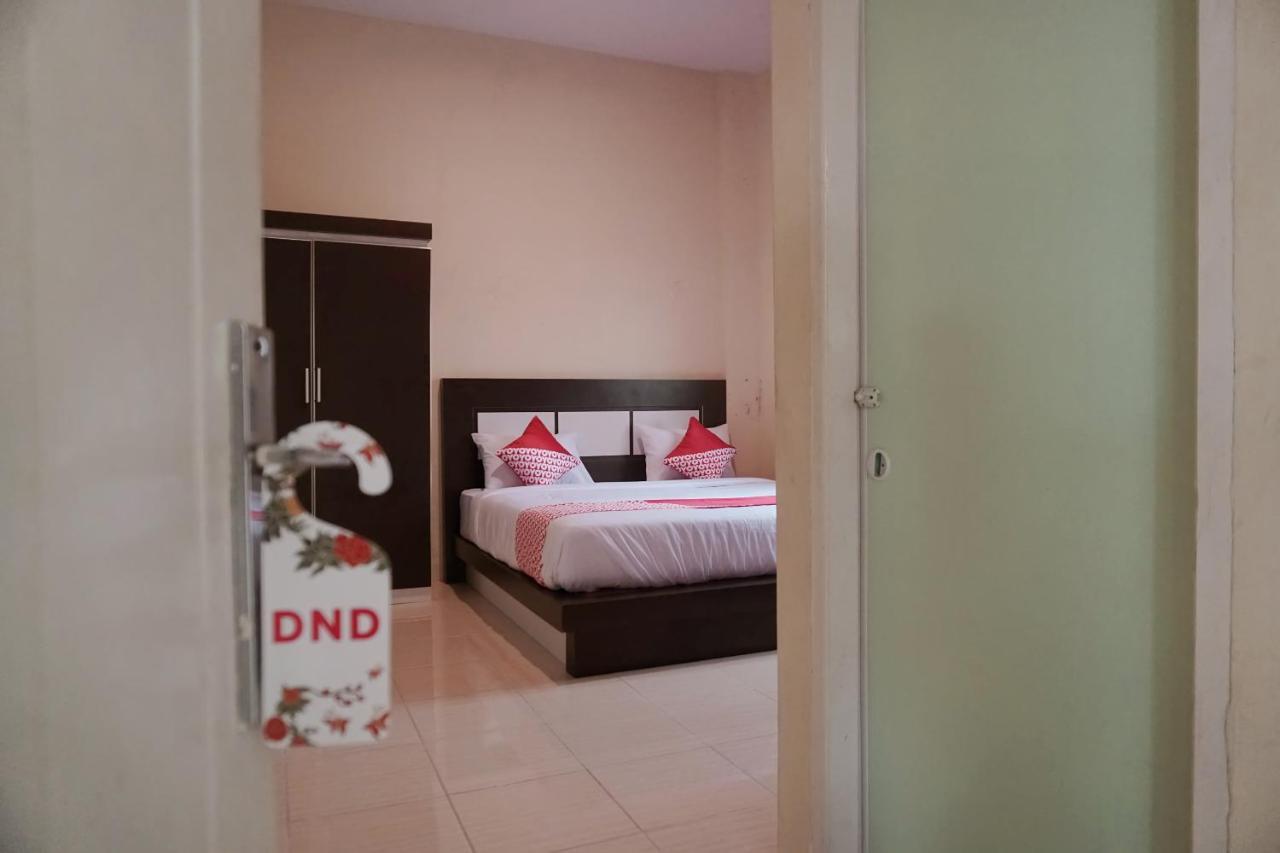 פקאנבארו Oyo 1394 Rumaisa Homestay Syariah מראה חיצוני תמונה
