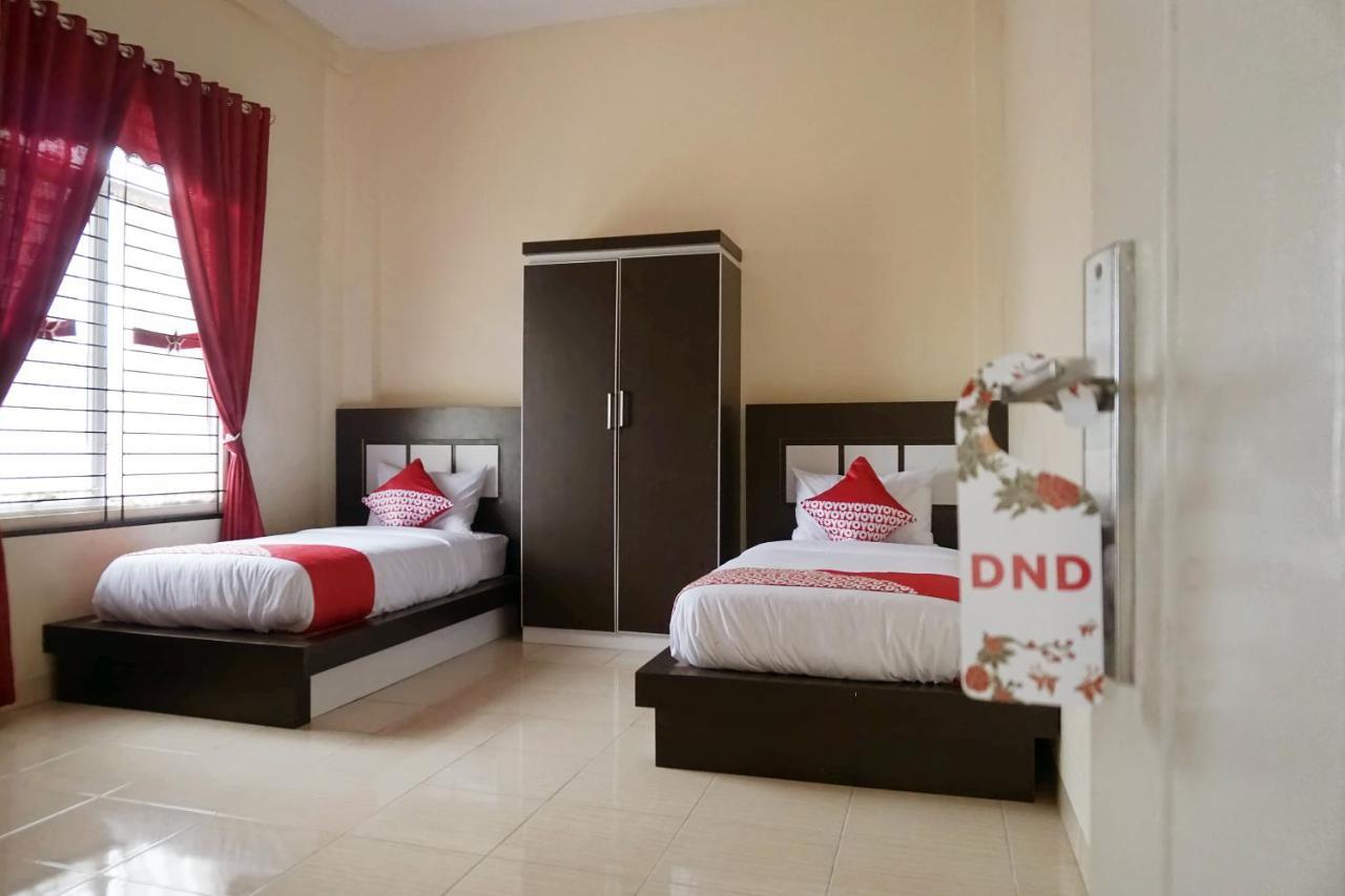 פקאנבארו Oyo 1394 Rumaisa Homestay Syariah מראה חיצוני תמונה