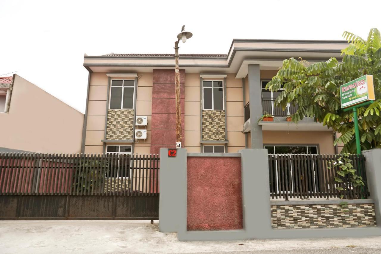 פקאנבארו Oyo 1394 Rumaisa Homestay Syariah מראה חיצוני תמונה