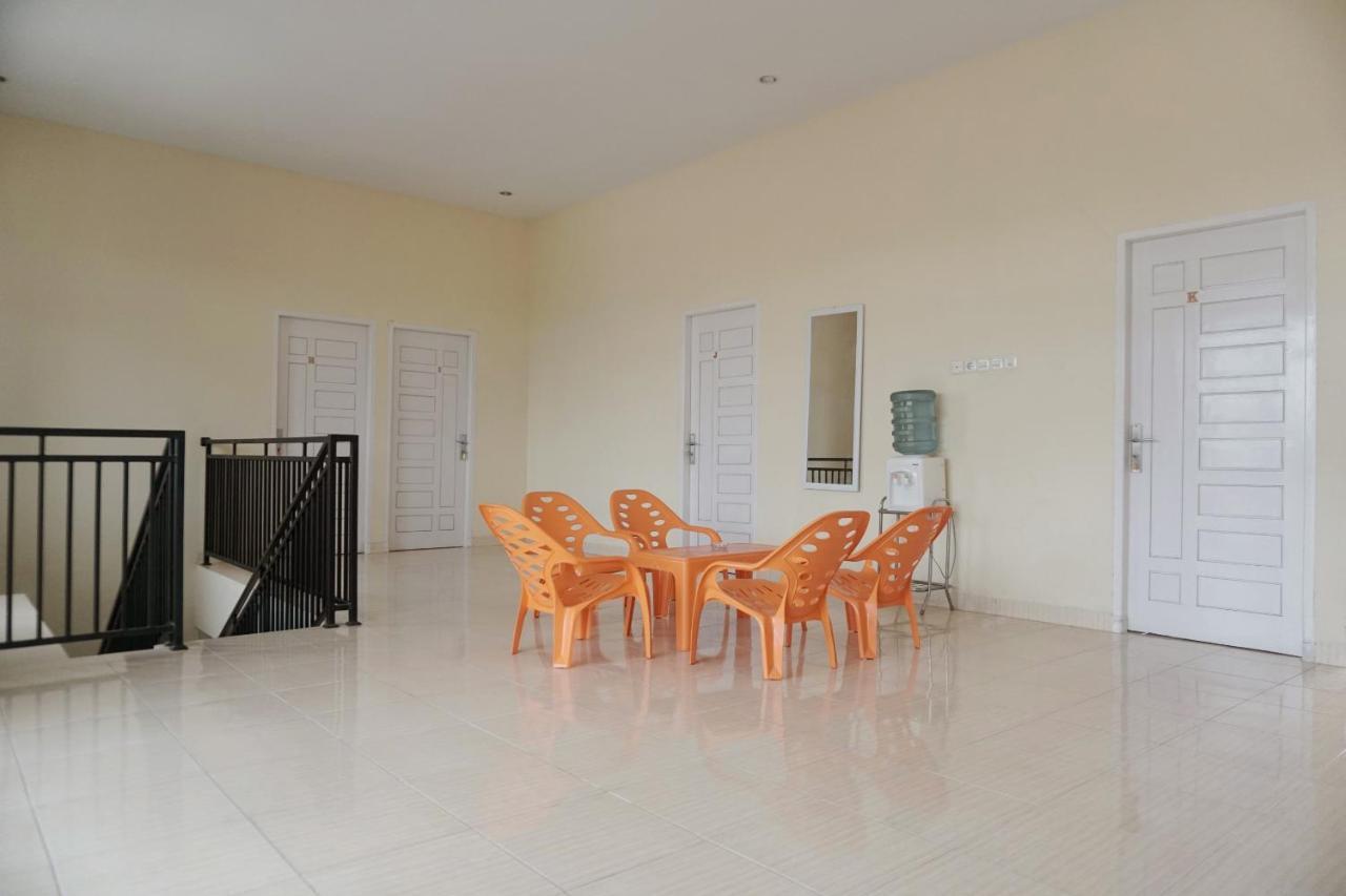 פקאנבארו Oyo 1394 Rumaisa Homestay Syariah מראה חיצוני תמונה