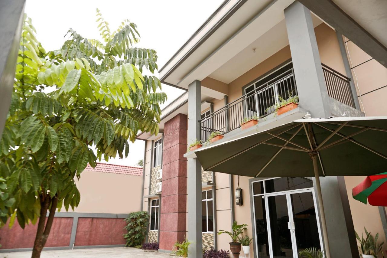 פקאנבארו Oyo 1394 Rumaisa Homestay Syariah מראה חיצוני תמונה