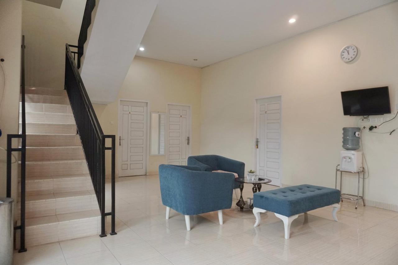 פקאנבארו Oyo 1394 Rumaisa Homestay Syariah מראה חיצוני תמונה