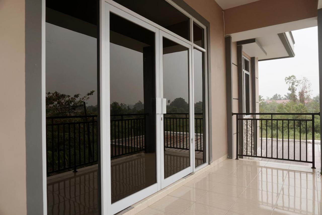 פקאנבארו Oyo 1394 Rumaisa Homestay Syariah מראה חיצוני תמונה