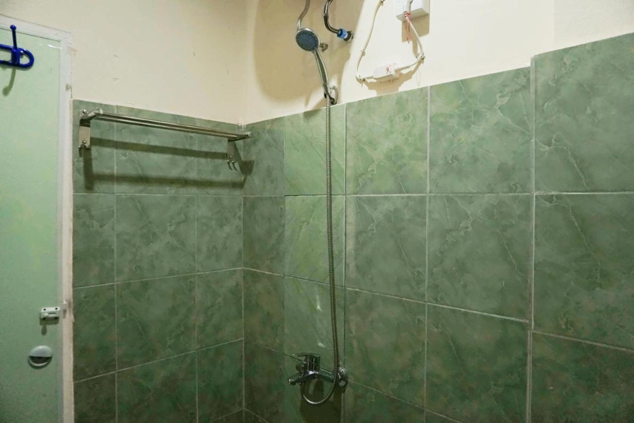 פקאנבארו Oyo 1394 Rumaisa Homestay Syariah מראה חיצוני תמונה